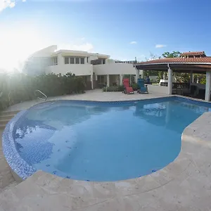 https://a-la-bella-noni.top-hotels-puertorico.com